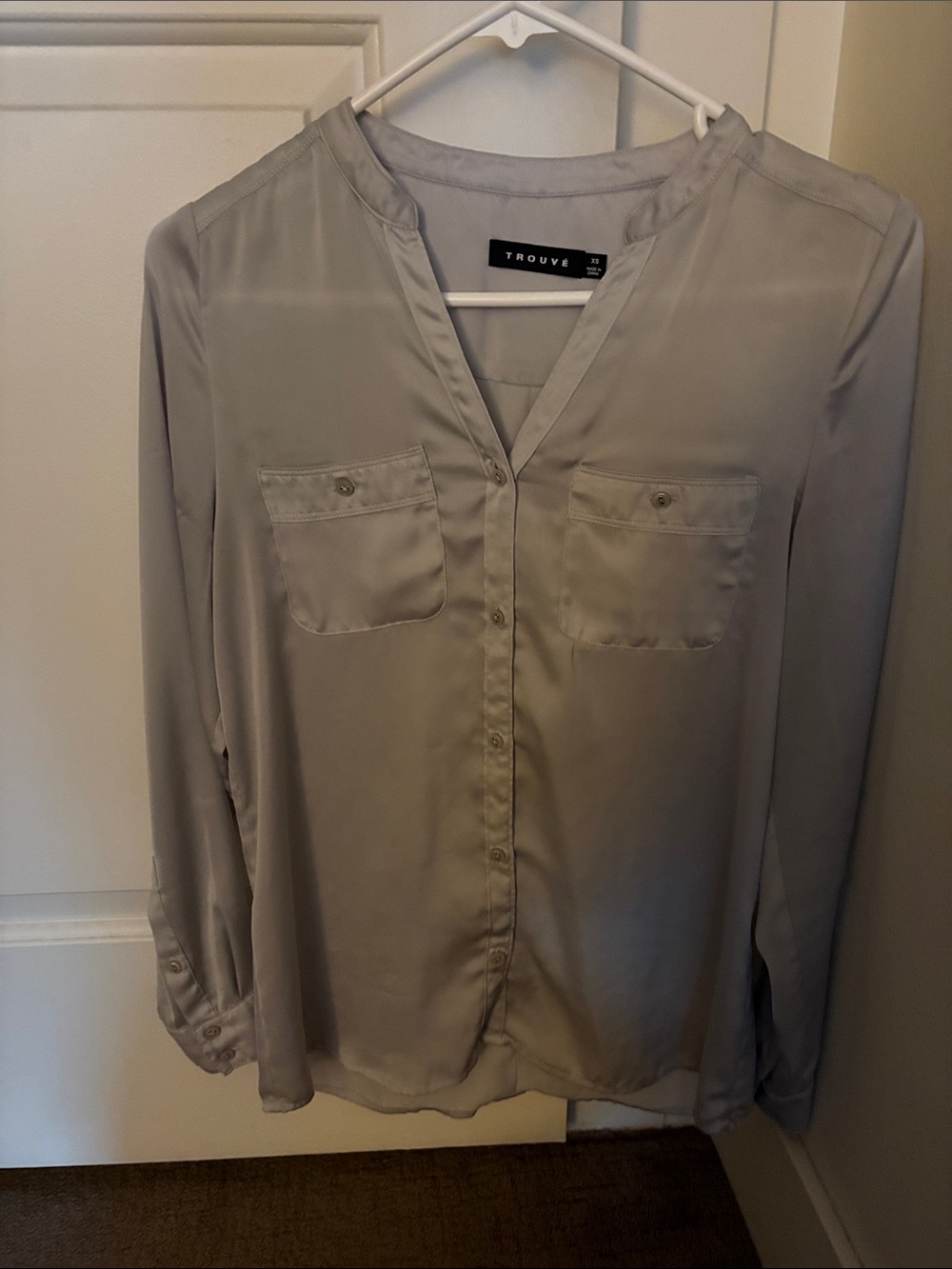 Trouve Light Gray Long-Sleeve Button Blouse